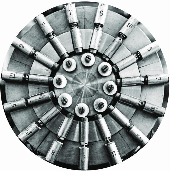 CE046_1 Elektronically Minded