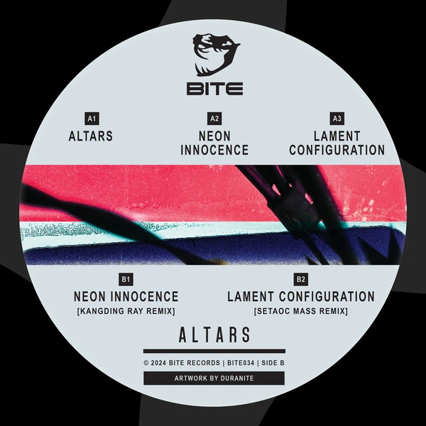 BITE034_3_600 Altars