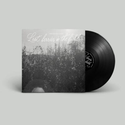 CHXIV021_1_600 Lost berries in the fields